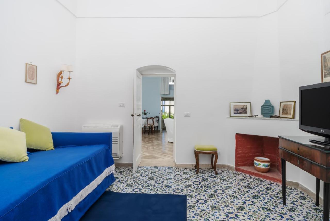 I Tre Soli Apartments By Caprirooms Exteriér fotografie