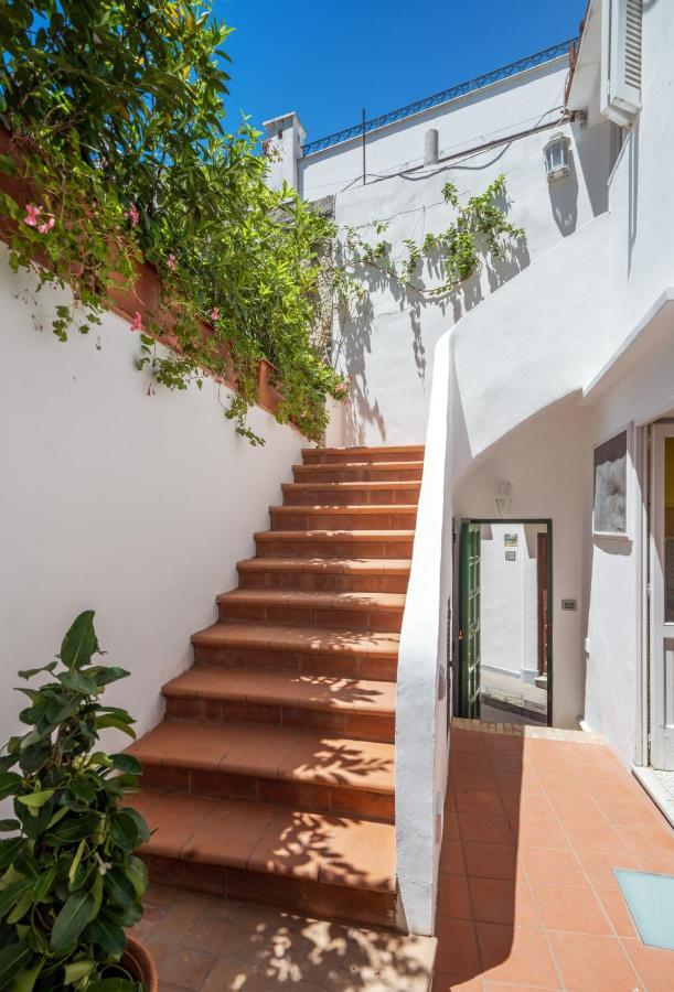 I Tre Soli Apartments By Caprirooms Exteriér fotografie