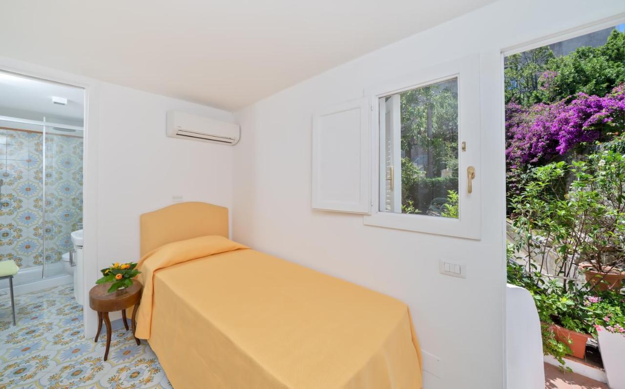 I Tre Soli Apartments By Caprirooms Exteriér fotografie