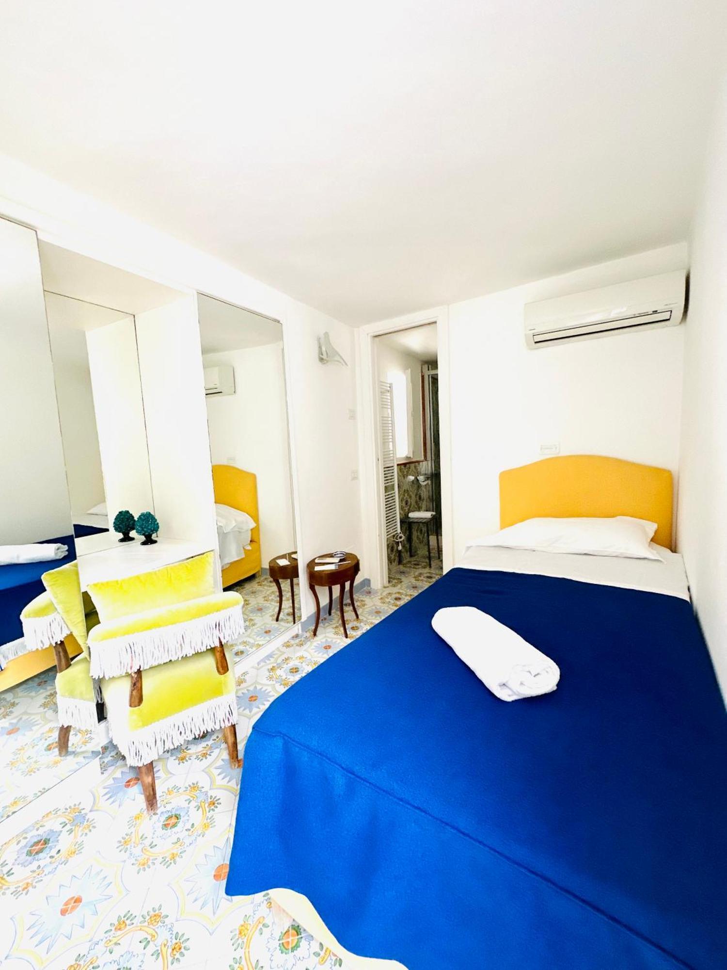 I Tre Soli Apartments By Caprirooms Exteriér fotografie