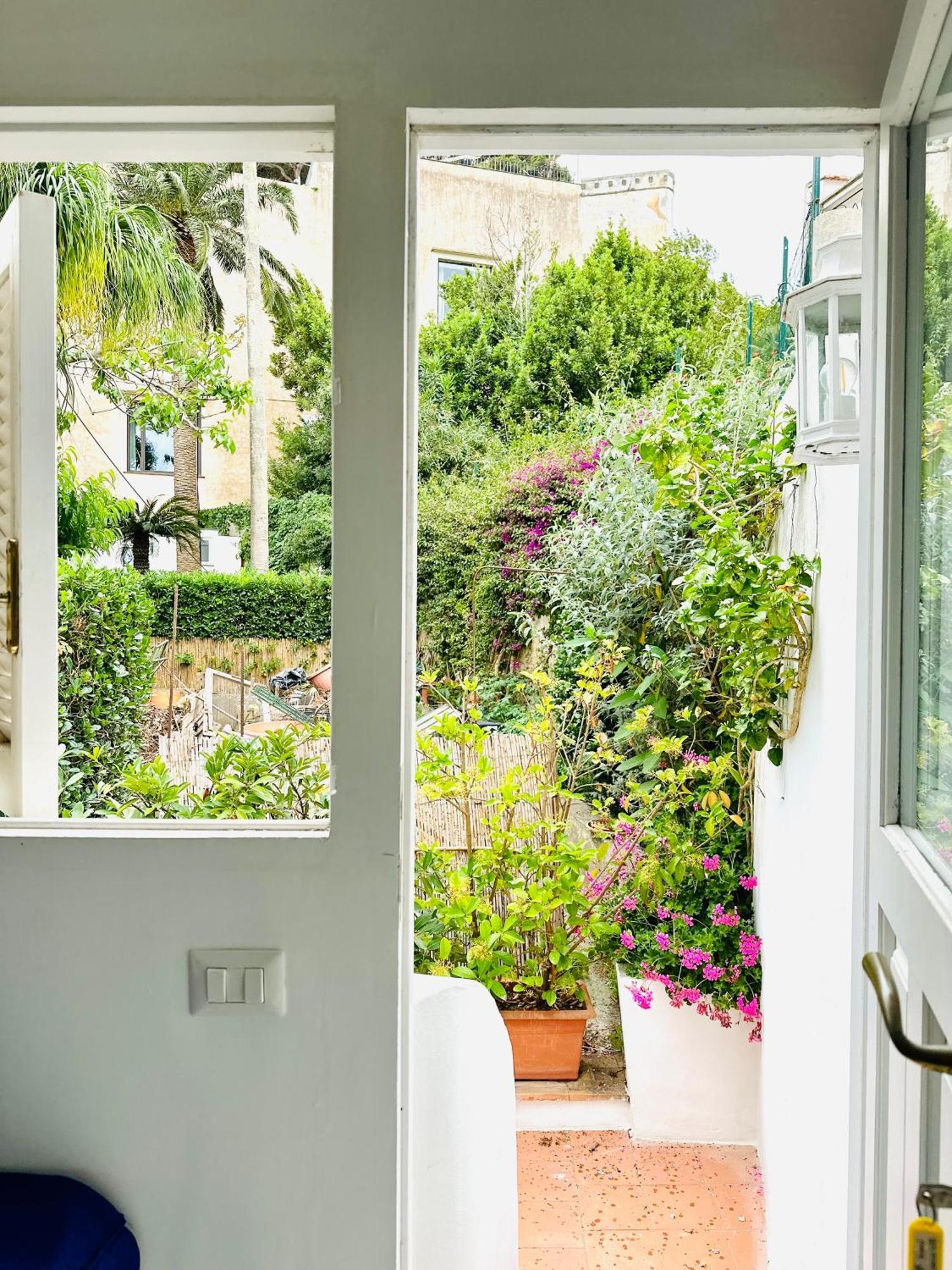 I Tre Soli Apartments By Caprirooms Exteriér fotografie